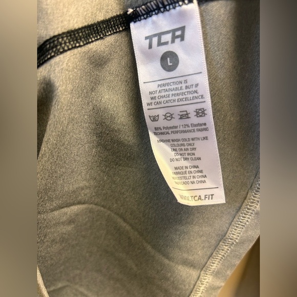 TCA Men's Gray Long Sleeve Shirt - Picture 2 of 2